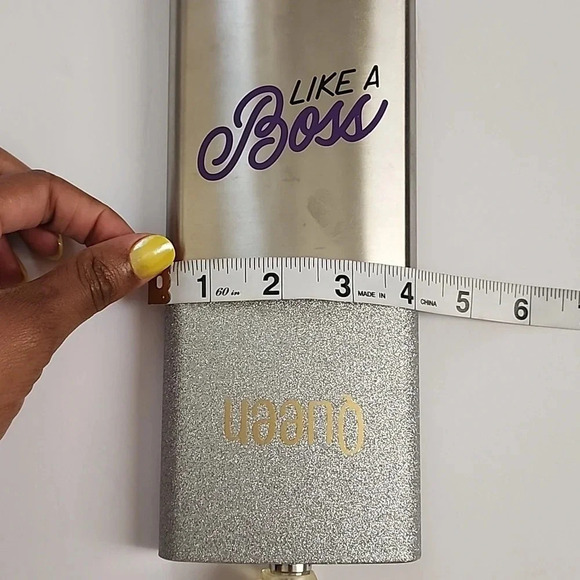 Flasks 2x Stainless Steel Flasks Never Used "like a boss 8oz & queen" Screw Tops - Picture 8 of 16